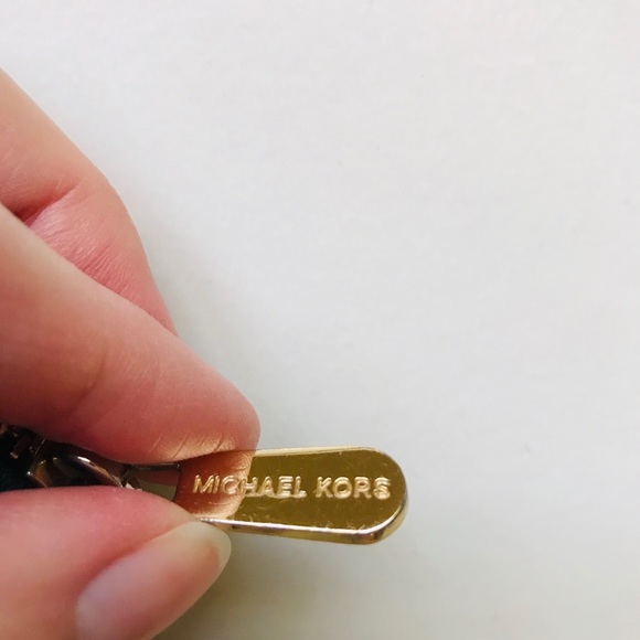 100% Authentic Michael Kors Wallet - Picture 4 of 6